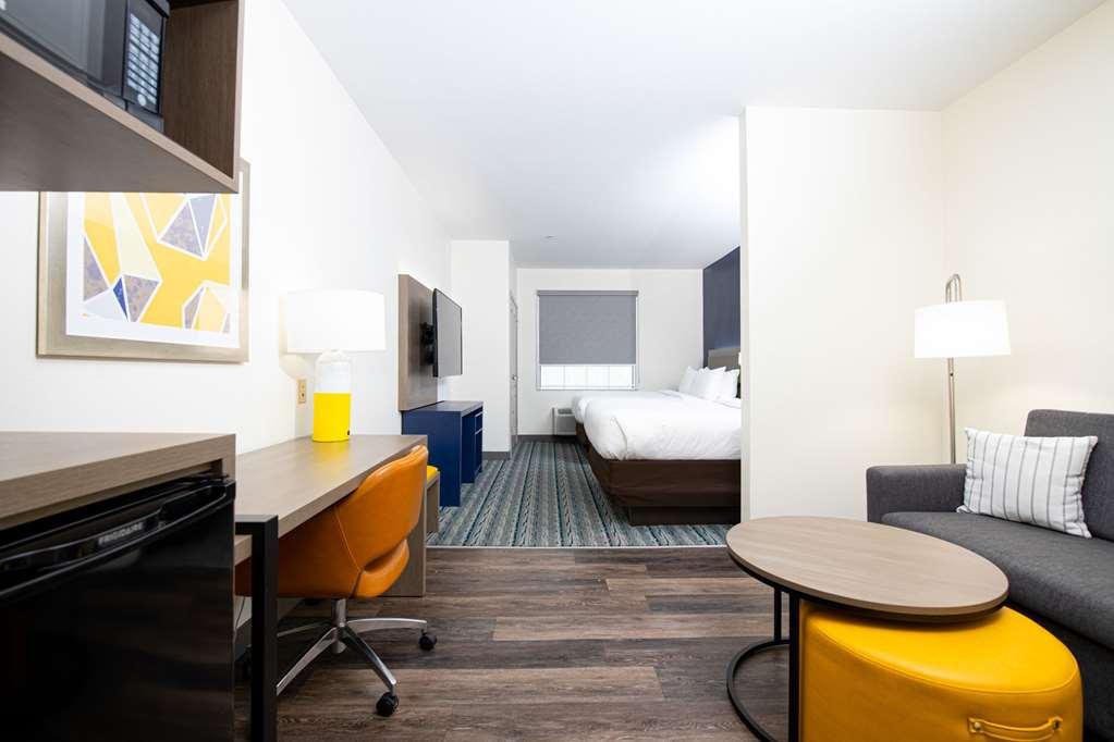 Comfort Suites Oil Center Lafayette Room photo
