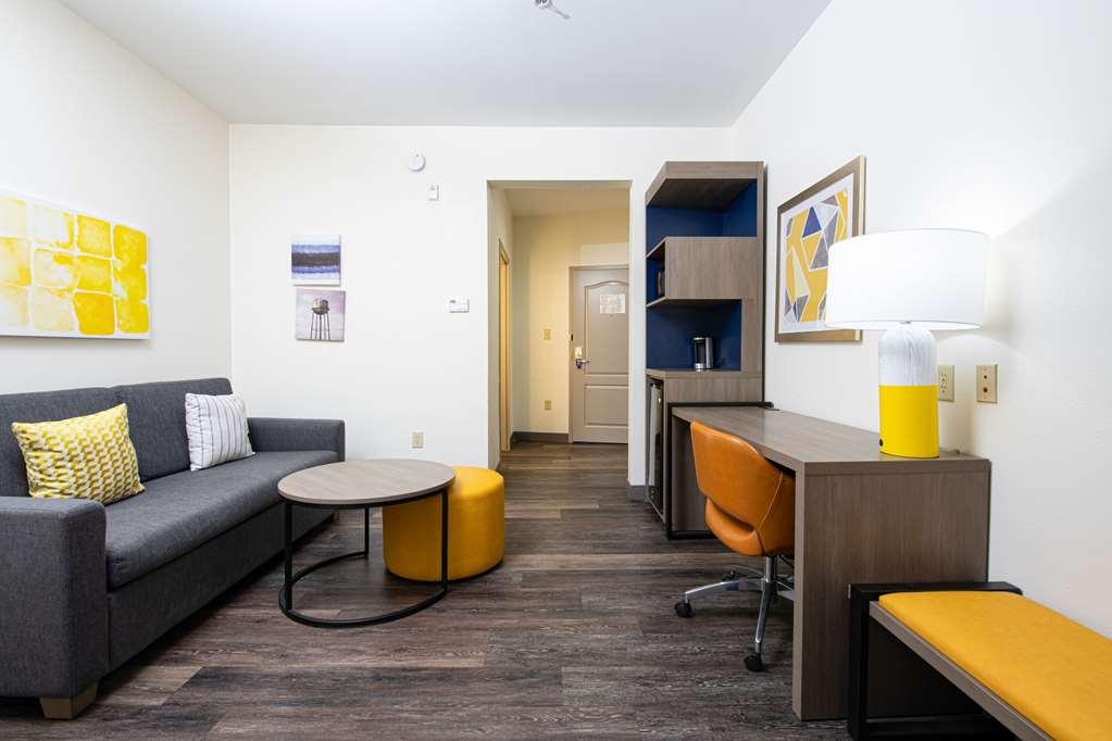 Comfort Suites Oil Center Lafayette Room photo