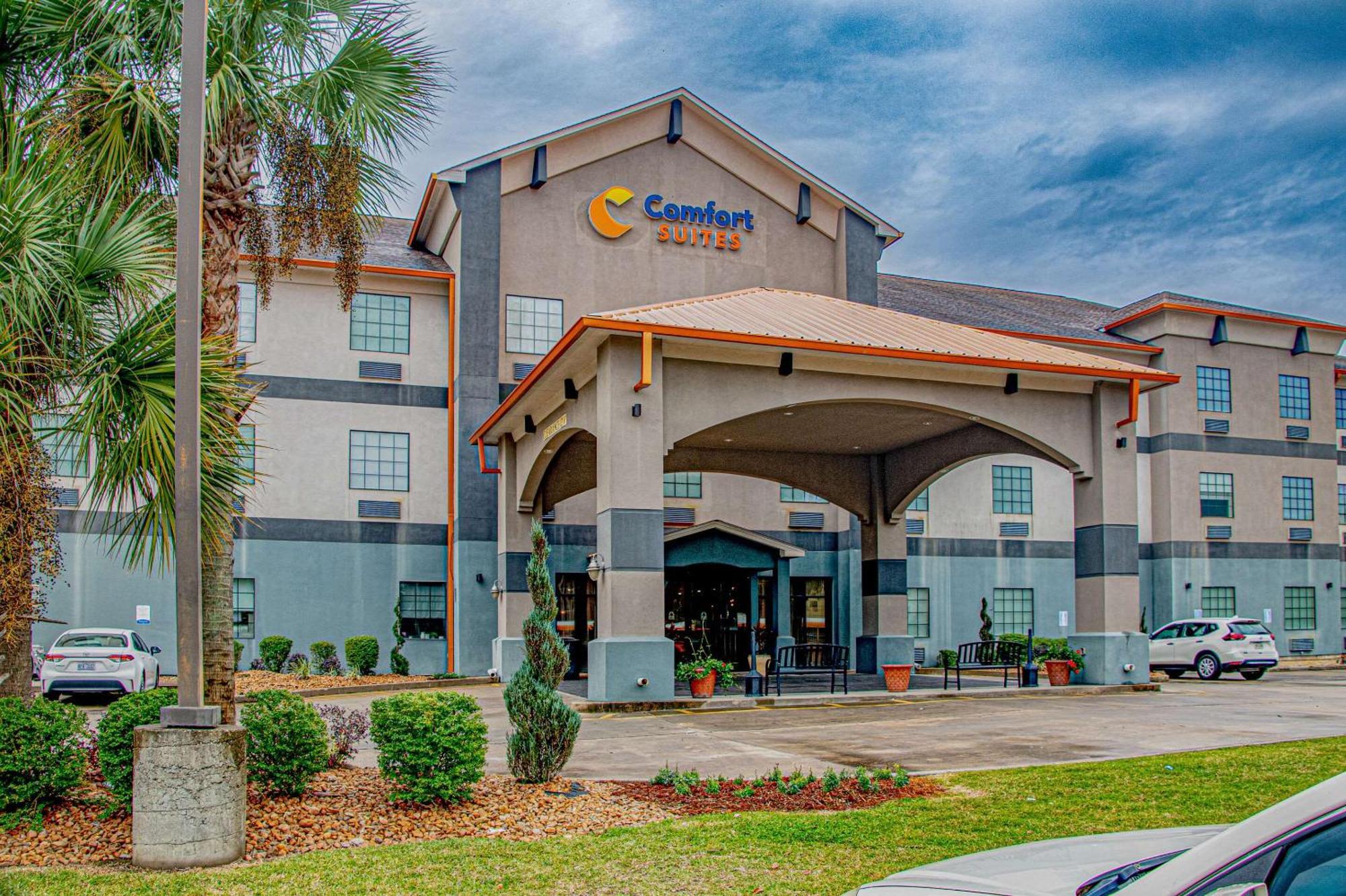 Comfort Suites Oil Center Lafayette Exterior photo